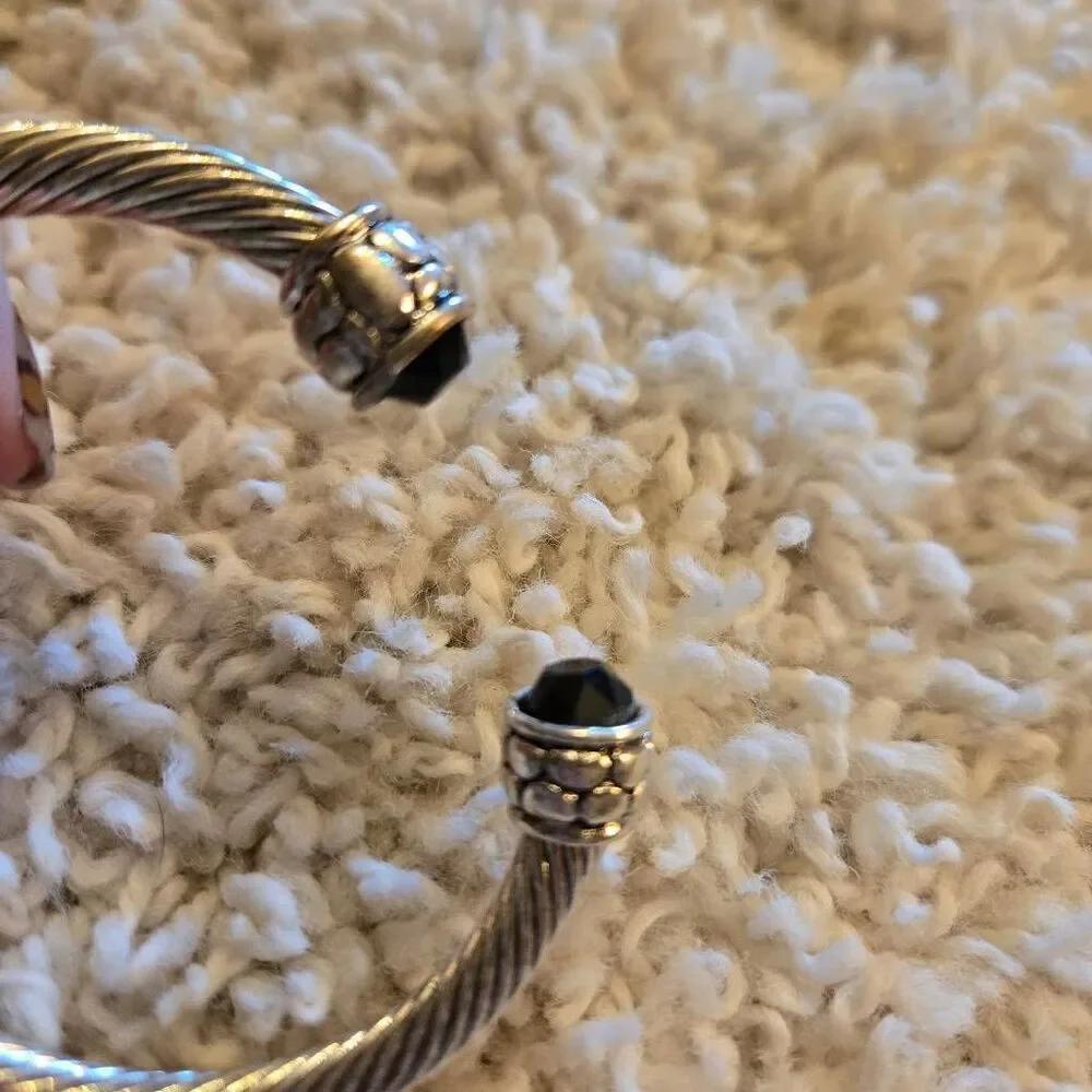 Silver Twist Cuff Bracelet Jet Bead